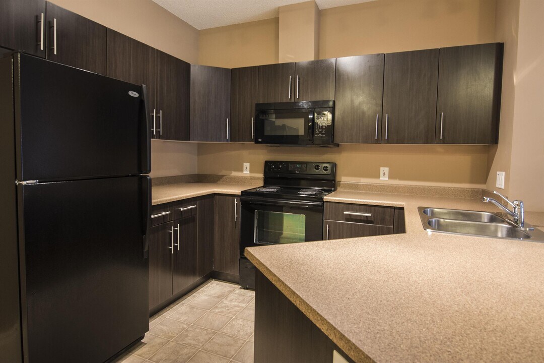 263-263 Macewan Rd in Edmonton, AB - Building Photo