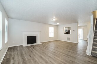 7287 Candlestone Dr in Reynoldsburg, OH - Building Photo - Building Photo