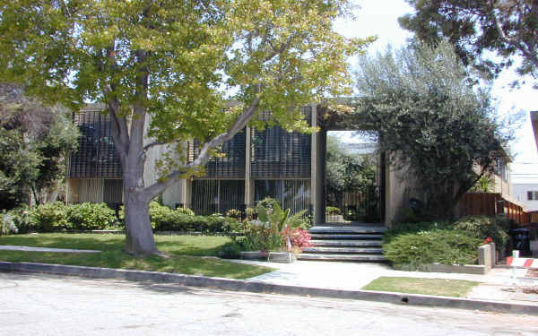 7708 Paseo Del Rey in Venice, CA - Building Photo