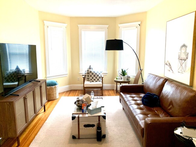 28 Saint Margaret St, Unit 1