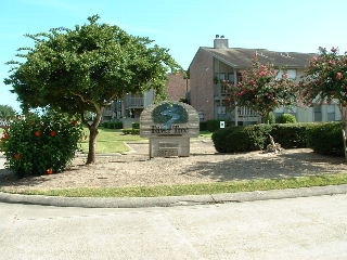 418 Garland Dr in Lake Jackson, TX - Building Photo