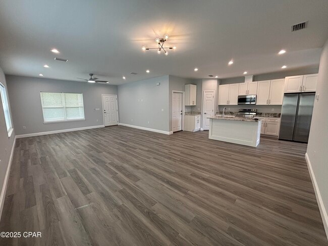2940 Hall Ave in Panama City, FL - Building Photo - Building Photo