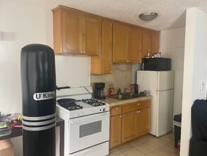 1736 N Sycamore Ave, Unit 210 in Los Angeles, CA - Foto de edificio - Building Photo