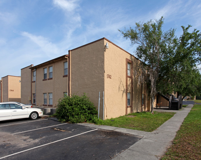 Lakeside Village Apartments in Orlando, FL - Building Photo - Building Photo