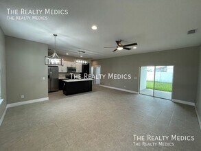 279 Elm Ct in Poinciana, FL - Building Photo - Building Photo