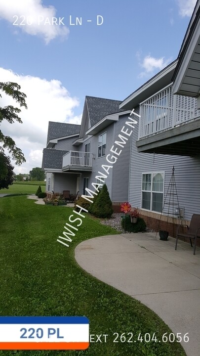 220 Park Ln in Lomira, WI - Building Photo
