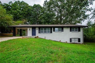 3833 Wedgefield Cir in Decatur, GA - Building Photo