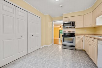 250 Conestoga Way in Glastonbury, CT - Building Photo - Building Photo