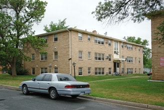 Aquila Apartments in St. Louis Park, MN - Building Photo - Building Photo