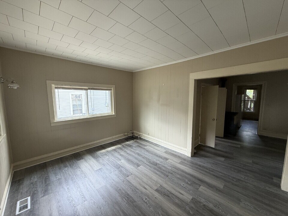 919 5th St NW in Grand Rapids, MI - Foto de edificio