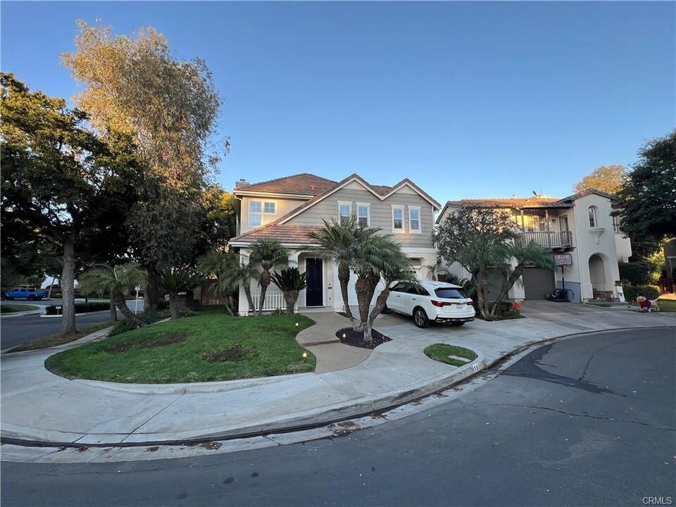 18 Reston Way in Ladera Ranch, CA - Foto de edificio