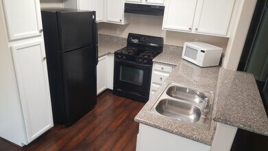 3067 Key Largo Dr in Las Vegas, NV - Building Photo - Building Photo