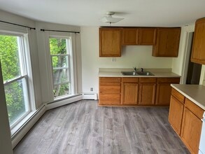 43 Franklin St, Unit 2 in Keene, NH - Foto de edificio - Building Photo