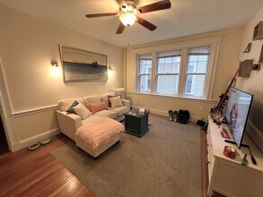 15 Ellery St, Unit 2 in Cambridge, MA - Building Photo - Building Photo
