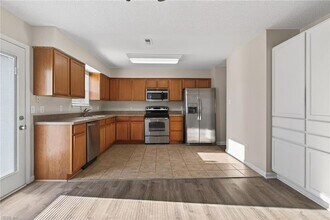 3209 Barrington Dr in Virginia Beach, VA - Building Photo - Building Photo