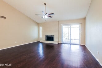 16422 N 66th Dr in Glendale, AZ - Building Photo - Building Photo