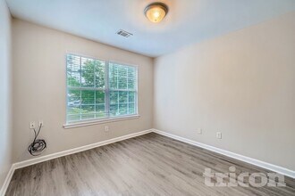 5799 Village Loop in Fairburn, GA - Foto de edificio - Building Photo