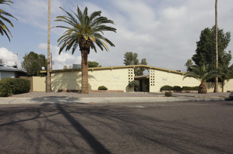 Palm View Manor in Phoenix, AZ - Foto de edificio - Building Photo