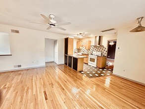 4005 Woodland Ave, Unit B in Philadelphia, PA - Building Photo - Building Photo