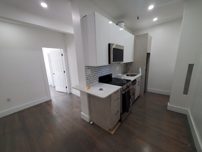 5 Peterborough St, Unit 25 in Boston, MA - Building Photo - Building Photo