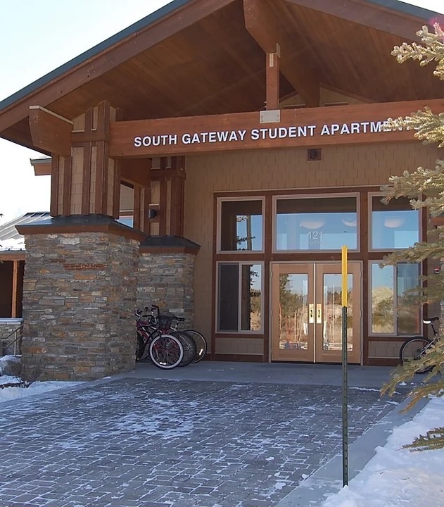 South Gateway Student Apartments in Mammoth Lakes, CA - Building Photo