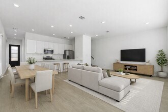 2206 Via Isa Ln in Houston, TX - Building Photo - Building Photo