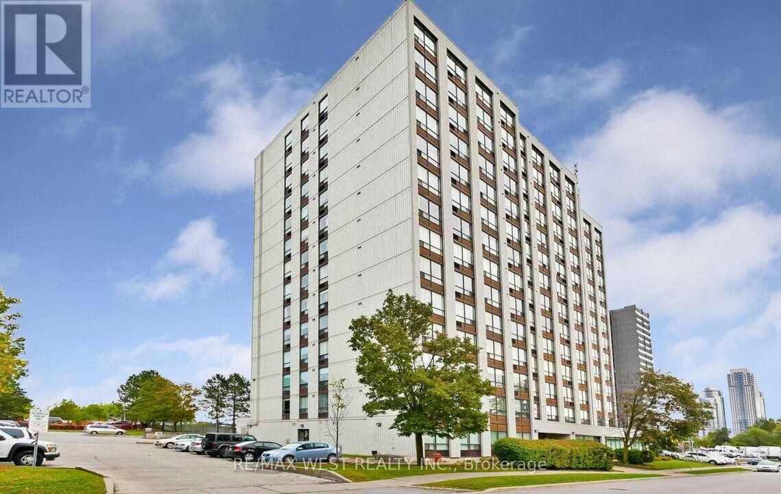 1-701 Reidmount Ave in Toronto, ON - Building Photo