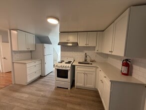 397 Clifton Ave, Unit 3 in Clifton, NJ - Foto de edificio - Building Photo