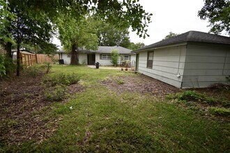 1706 Oaks Dr in Pasadena, TX - Building Photo - Building Photo
