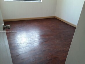 8446 Coral Lake Way in Coral Springs, FL - Building Photo - Building Photo