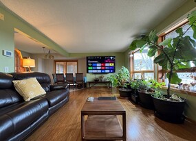 13918 Riverview Dr NW in Elk River, MN - Building Photo