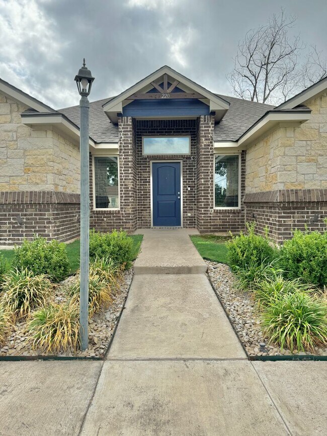 220 Church Ave in Waco, TX - Building Photo - Building Photo