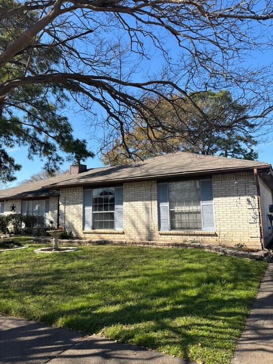 3347 Silverside Dr in Katy, TX - Building Photo