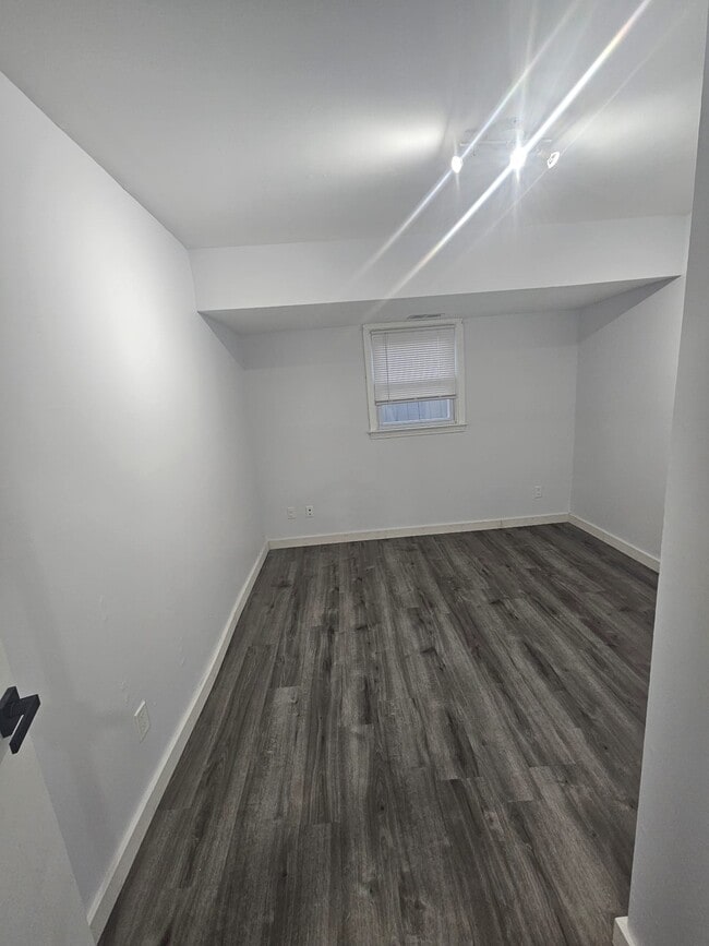 property at 2519 Waverly Pl