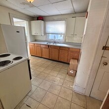 203 S Homer St, Unit B in Lansing, MI - Foto de edificio - Building Photo