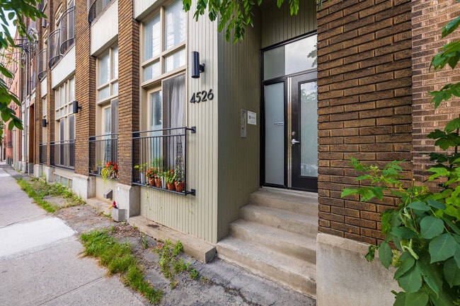 4526 De La Roche Rue
