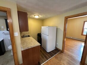 106 Tuttle St in Fall River, MA - Building Photo - Building Photo