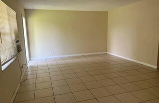 513 SW 2nd Ct in Pompano Beach, FL - Building Photo