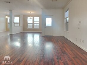 5343 Summit Hollow Dr in Houston, TX - Building Photo - Building Photo