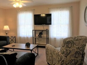 214 Windsor St in South Hill, VA - Building Photo - Building Photo