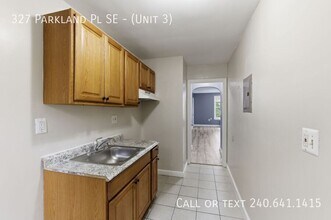 327 Parkland Pl SE in Washington, DC - Building Photo - Building Photo
