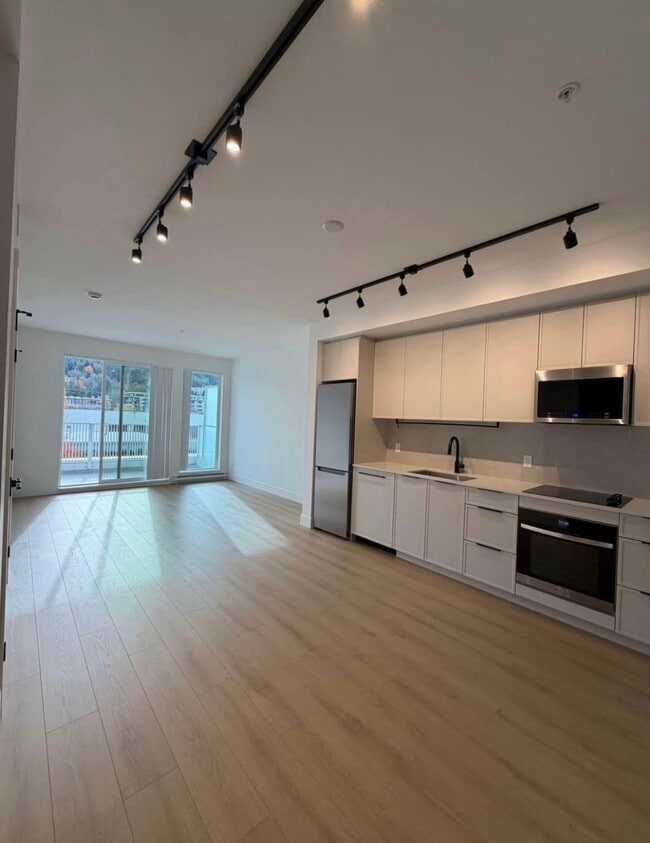 property at 3055 Murray St