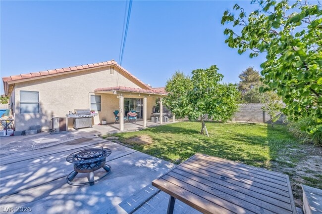 640 Whispering Palms Dr in Las Vegas, NV - Building Photo - Building Photo