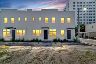 837 Calla Terrace N in St. Petersburg, FL - Building Photo - Building Photo