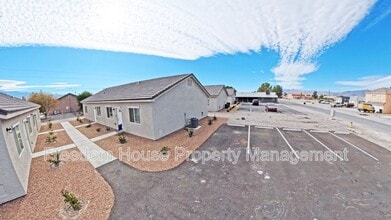 1111 Sixshooter Ave in Pahrump, NV - Building Photo - Building Photo