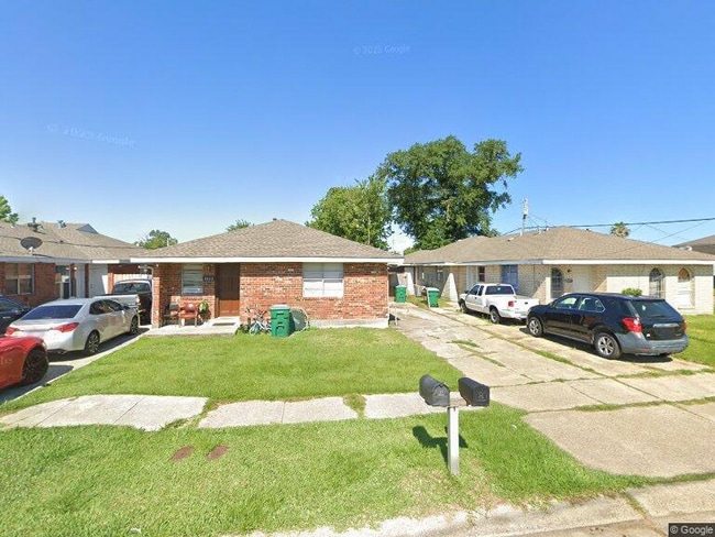 2633 Tupelo St
