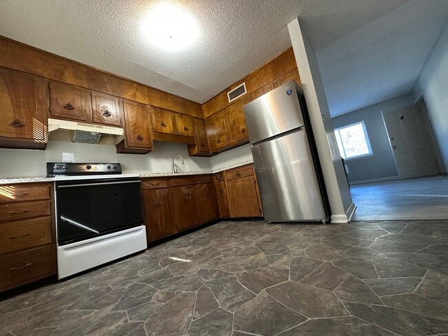 property at 3340 Pinewood Ave