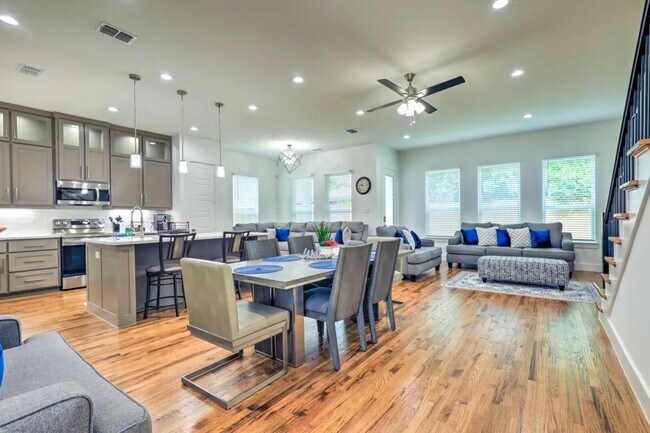 property at 3129 Rutz St