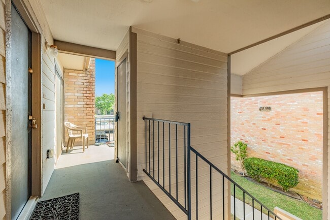 property at 7140 N Holiday Dr