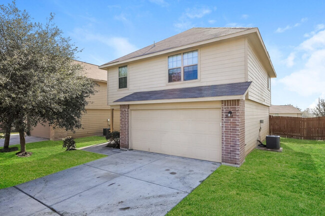 2038 Catfish Pond in San Antonio, TX - Building Photo - Building Photo